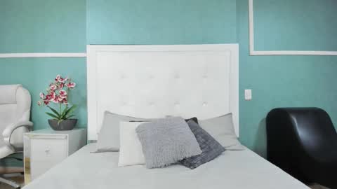 Snapshot of ania_gomez chatting on 01.31.26 Ania online show from 01.31.26