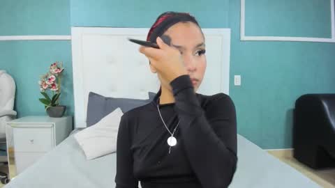 Snapshot of ania_gomez chatting on 03.04.26 Ania online show from 03.04.26