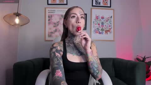 Anie  or Nina online show from 11.29.25