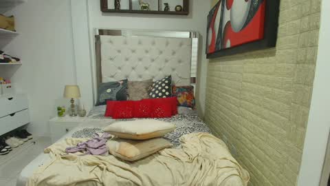 laura  online show from 01.17.25