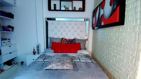 laura  online show from 10.16.25