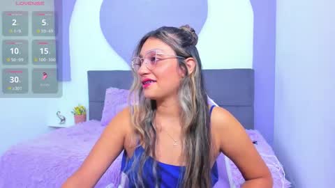 Snapshot of aniie_princess_18 chatting on 02.11.26 anni online show from 02.11.26