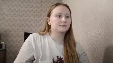 Snapshot of anika_lipps chatting on 09.11.25 Anika online show from 09.11.25