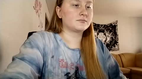 Snapshot of anika_lipps chatting on 09.18.25 Anika online show from 09.18.25