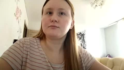 Snapshot of anika_lipps chatting on 10.20.25 Anika online show from 10.20.25