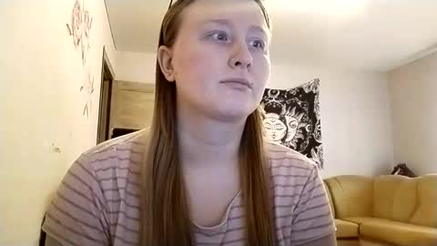 Snapshot of anika_lipps chatting on 10.23.25 Anika online show from 10.23.25