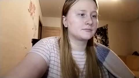 Snapshot of anika_lipps chatting on 10.24.25 Anika online show from 10.24.25