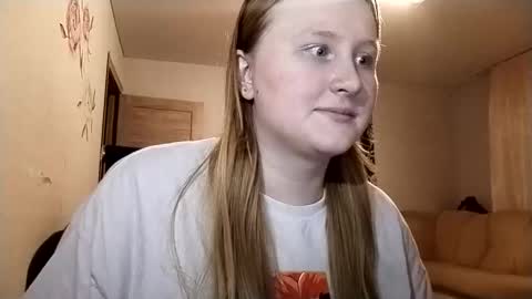 Snapshot of anika_lipps chatting on 10.31.25 Anika online show from 10.31.25