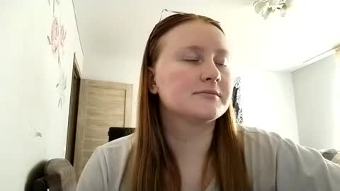 Snapshot of anika_lipps chatting on 06.10.26 Anika online show from 06.10.26