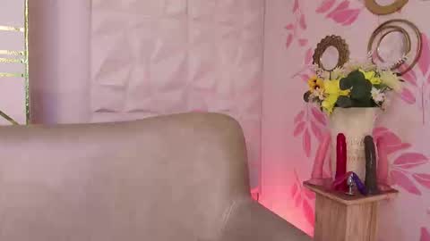 Lauren Anika online show from 01.30.25