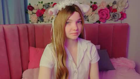 Snapshot of animealica chatting on 11.05.25 Alica online show from 11.05.25