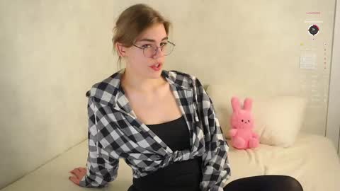 AnishaVivo online show from 02.03.26