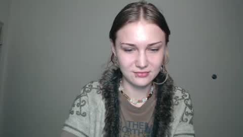 Snapshot of anisiaaa_lovesyou chatting on 10.27.25 Anisia online show from 10.27.25