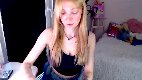 Snapshot of anita_moon_ chatting on 05.23.26 anita_moon_ online show from 05.23.26