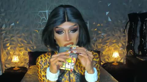 Miss Ann online show from 01.05.25