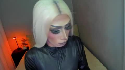 Miss Ann online show from 10.04.25