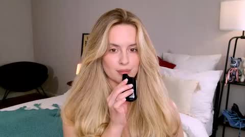 Snapshot of anitafischer chatting on 10.25.25 Anita online show from 10.25.25