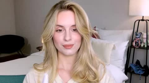 Snapshot of anitafischer chatting on 11.04.25 Anita online show from 11.04.25