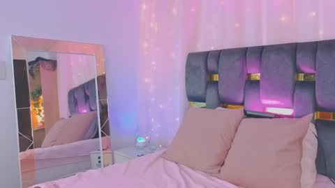 anitaglow online show from 11.11.25