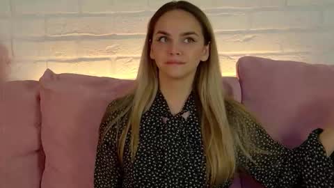 Snapshot of anitaventure chatting on 09.14.25 AnitaVenture online show from 09.14.25