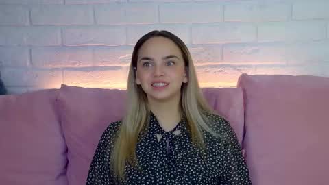 Snapshot of anitaventure chatting on 09.28.25 AnitaVenture online show from 09.28.25