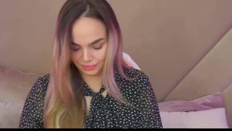 Snapshot of anitaventure chatting on 11.12.25 AnitaVenture online show from 11.12.25