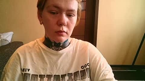 ann_lelala_ online show from 02.15.25