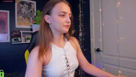 Snapshot of ann_perry chatting on 10.12.25 Ann online show from 10.12.25