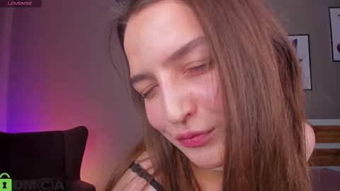 Snapshot of ann_perry chatting on 11.09.25 Ann online show from 11.09.25