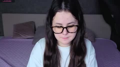 Mia online show from 10.04.25