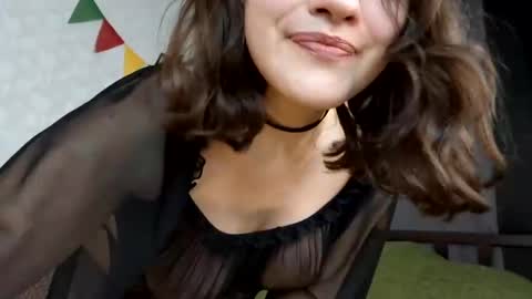 Snapshot of anna_in_wonderworld chatting on 01.10.25 Annanext stream 3th of Dec online show from 01.10.25