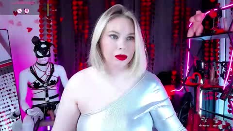 Snapshot of anna_maxwell chatting on 02.11.26 Anna online show from 02.11.26