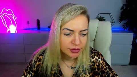 anna_snow9 online show from 09.18.25