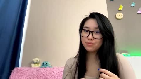Snapshot of annabellegallego chatting on 10.18.25 Aya online show from 10.18.25