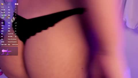 Snapshot of annachernova chatting on 10.27.25 Anna online show from 10.27.25