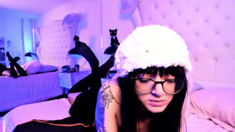 MIss Daniels online show from 12.03.24