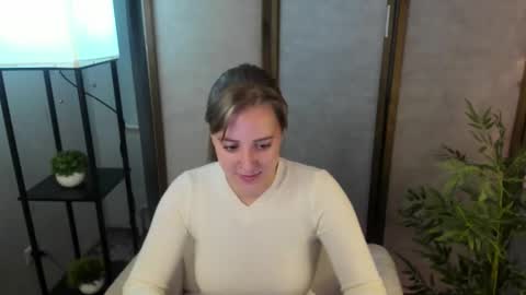 Snapshot of annagrees1 chatting on 09.28.25 annagrees1 online show from 09.28.25