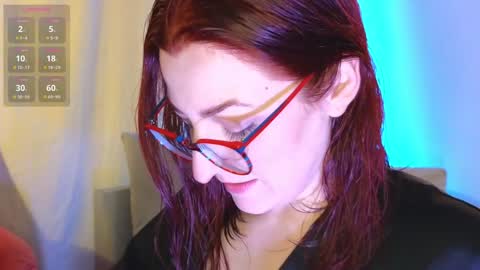 Snapshot of annahaunter chatting on 12.10.24 Alice online show from 12.10.24