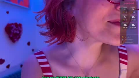 Snapshot of annahaunter chatting on 02.10.25 Alice online show from 02.10.25