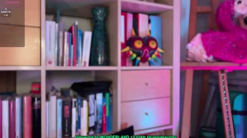 Snapshot of annahaunter chatting on 03.09.25 Alice online show from 03.09.25