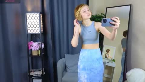 Anna online show from 09.17.25