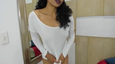 Snapshot of annamesht chatting on 10.15.25 Anna online show from 10.15.25