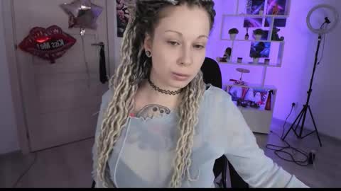 Snapshot of annanebula chatting on 10.09.25 Anna online show from 10.09.25