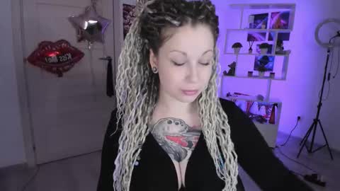 Snapshot of annanebula chatting on 10.29.25 Anna online show from 10.29.25