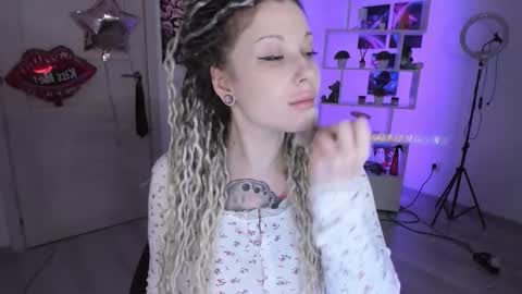 Snapshot of annanebula chatting on 11.03.25 Anna online show from 11.03.25