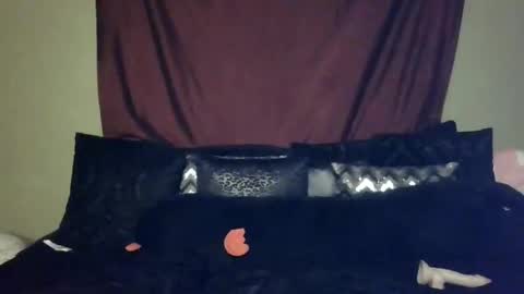 annaskylar online show from 12.24.24