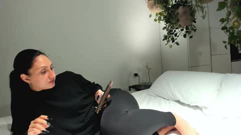 AnnastasiaWild online show from 09.25.25