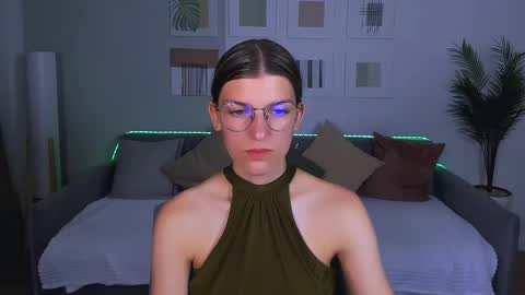 Snapshot of annathorne chatting on 06.09.26 Im Anna online show from 06.09.26