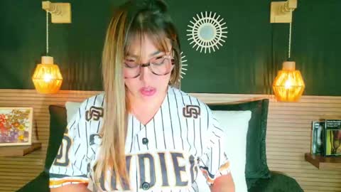 Anna Victoria online show from 04.14.26