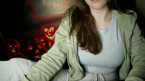 Bella online show from 10.22.25